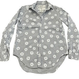 Frank & Eileen 100% cotton blouse. Blue/white stripes with white flowers. XS